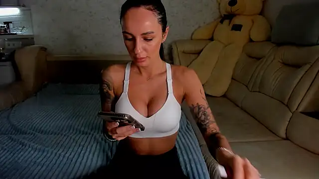 Snapshot of Your_Masha chatting on 03/03/25, 09:33 Your Masha online show from 03/03/25, 09:33