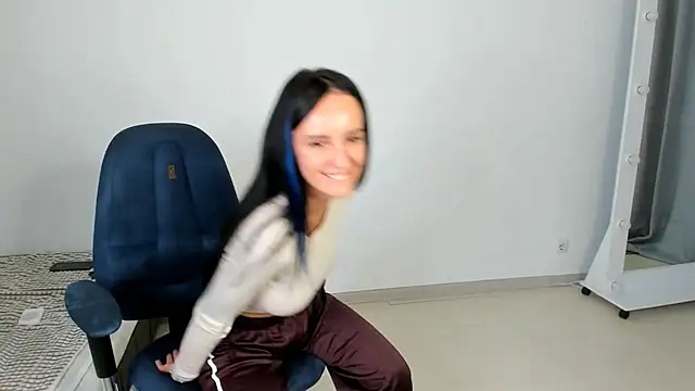 Snapshot of Your_Masha chatting on 03/07/25, 05:49 Your Masha online show from 03/07/25, 05:49