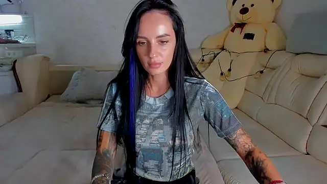 Snapshot of Your_Masha chatting on 03/22/25, 06:36 Your Masha online show from 03/22/25, 06:36