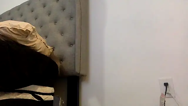 Snapshot of pinksugarxx chatting on 11/04/25, 02:43 pinksugarxx online show from 11/04/25, 02:43