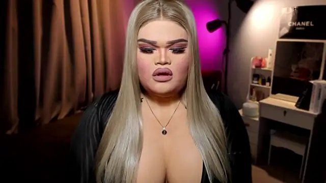 KarolinaThompson online show from 12/03/24, 06:38