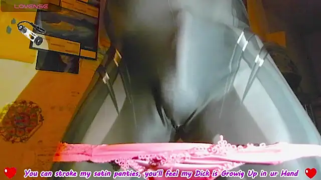 Snapshot of sexypenis75 chatting on 10/31/25, 10:55 sexypenis75 online show from 10/31/25, 10:55