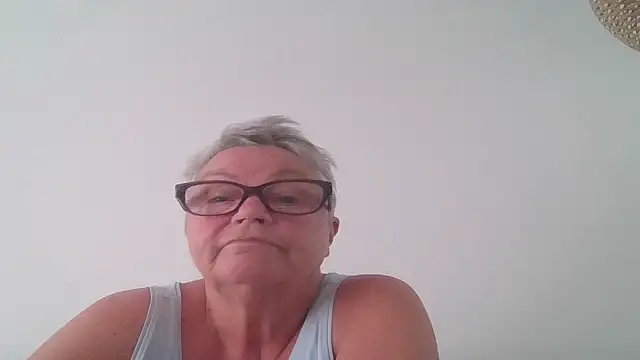 GrannyChrissy68 online show from 10/06/25, 02:36