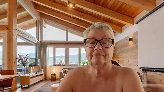 GrannyChrissy68 online show from 03/09/26, 03:16