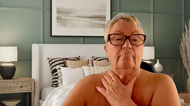 GrannyChrissy68 online show from 03/13/26, 06:03