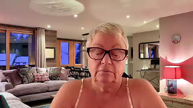 GrannyChrissy68 online show from 03/15/26, 05:52