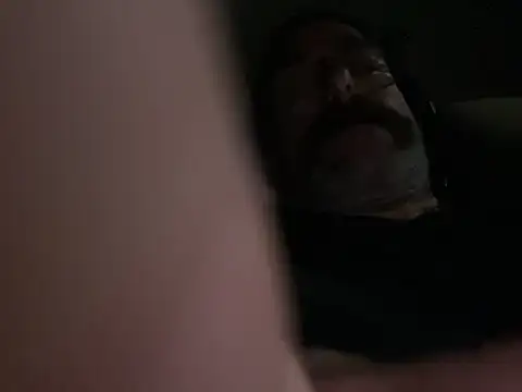 Snapshot of Trainee2Bpeed chatting on 12/20/25, 08:10 Trainee2Bpeed online show from 12/20/25, 08:10