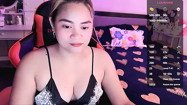 Snapshot of yenyen_ chatting on 07/11/26, 01:52 yenyen online show from 07/11/26, 01:52