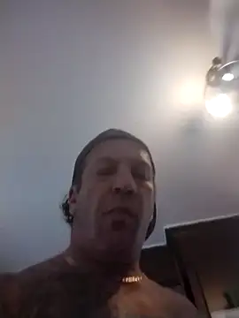 Snapshot of trucker1979 chatting on 11/20/25, 06:40 trucker1979 online show from 11/20/25, 06:40