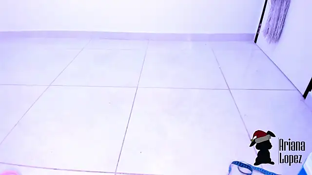 Snapshot of Ariana_lopezz chatting on 12/23/24, 06:37 Ariana lopezz online show from 12/23/24, 06:37