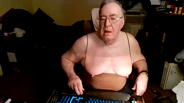 Toastir online show from 12/23/24, 02:39