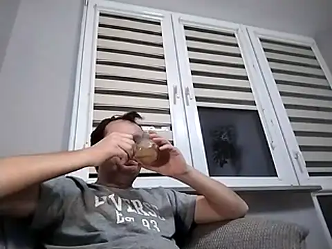 grzes19763 online show from 12/19/25, 03:19