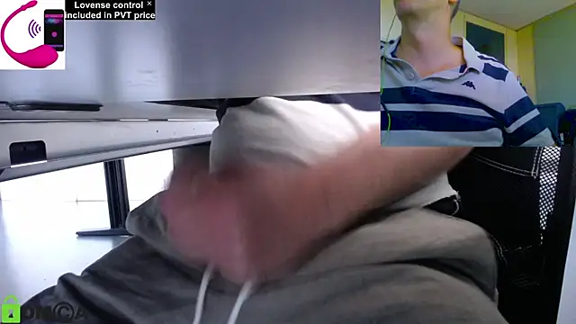 Snapshot of pliko chatting on 06/18/26, 08:03 pliko online show from 06/18/26, 08:03