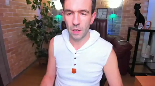 Snapshot of SteveTiger chatting on 01/20/25, 04:55 SteveTiger online show from 01/20/25, 04:55