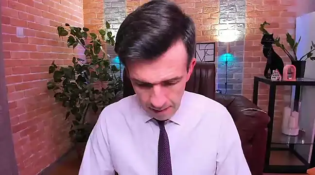 Snapshot of SteveTiger chatting on 01/24/25, 10:43 SteveTiger online show from 01/24/25, 10:43