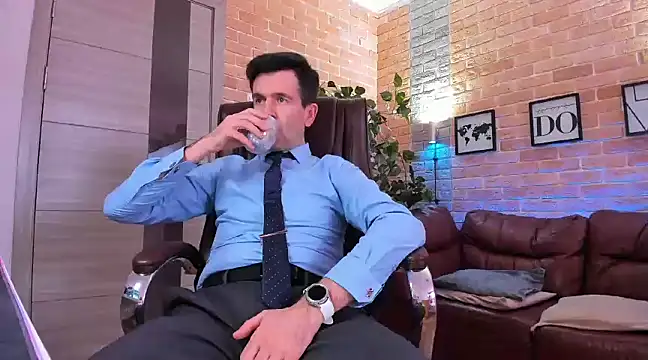 Snapshot of SteveTiger chatting on 01/26/25, 12:22 SteveTiger online show from 01/26/25, 12:22