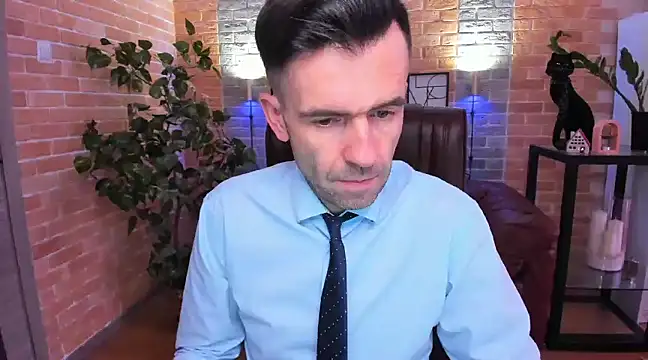 Snapshot of SteveTiger chatting on 02/02/25, 11:51 SteveTiger online show from 02/02/25, 11:51