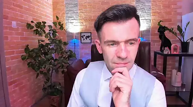 Snapshot of SteveTiger chatting on 02/03/25, 02:13 SteveTiger online show from 02/03/25, 02:13