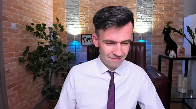 Snapshot of SteveTiger chatting on 02/05/25, 04:14 SteveTiger online show from 02/05/25, 04:14