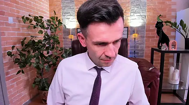 Snapshot of SteveTiger chatting on 02/06/25, 10:59 SteveTiger online show from 02/06/25, 10:59