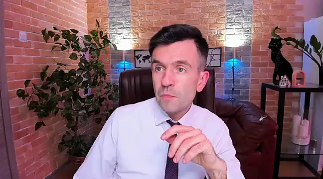 Snapshot of SteveTiger chatting on 02/06/25, 02:04 SteveTiger online show from 02/06/25, 02:04