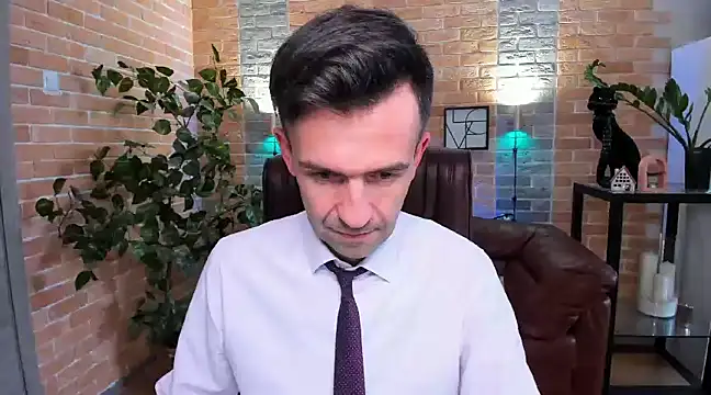 Snapshot of SteveTiger chatting on 02/13/25, 05:01 SteveTiger online show from 02/13/25, 05:01