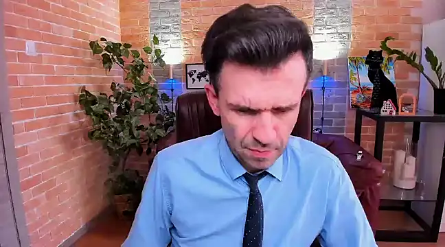 Snapshot of SteveTiger chatting on 02/25/25, 02:11 SteveTiger online show from 02/25/25, 02:11