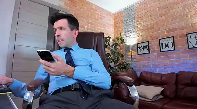 Snapshot of SteveTiger chatting on 02/26/25, 12:03 SteveTiger online show from 02/26/25, 12:03