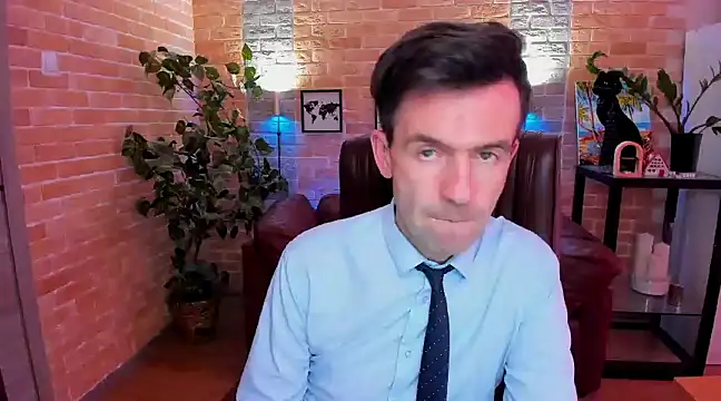 Snapshot of SteveTiger chatting on 03/05/25, 03:29 SteveTiger online show from 03/05/25, 03:29