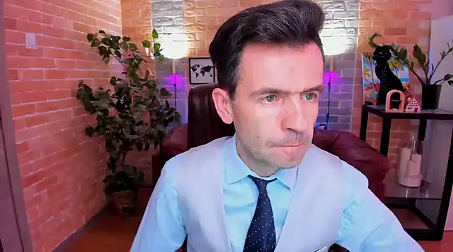 Snapshot of SteveTiger chatting on 03/06/25, 01:24 SteveTiger online show from 03/06/25, 01:24