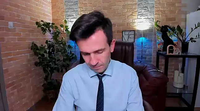 Snapshot of SteveTiger chatting on 03/09/25, 02:10 SteveTiger online show from 03/09/25, 02:10