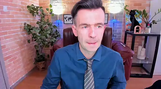 Snapshot of SteveTiger chatting on 03/16/25, 12:00 SteveTiger online show from 03/16/25, 12:00