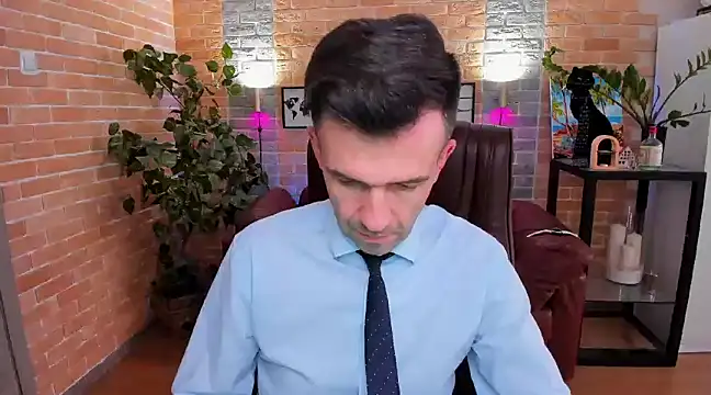 Snapshot of SteveTiger chatting on 03/19/25, 01:18 SteveTiger online show from 03/19/25, 01:18