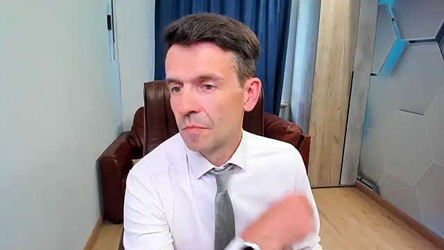 Snapshot of SteveTiger chatting on 09/12/25, 10:37 SteveTiger online show from 09/12/25, 10:37