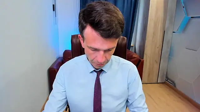 Snapshot of SteveTiger chatting on 09/19/25, 11:44 SteveTiger online show from 09/19/25, 11:44