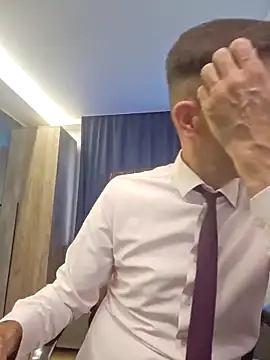 Snapshot of SteveTiger chatting on 09/25/25, 01:59 SteveTiger online show from 09/25/25, 01:59