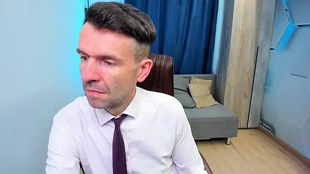 Snapshot of SteveTiger chatting on 09/28/25, 12:10 SteveTiger online show from 09/28/25, 12:10