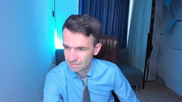 Snapshot of SteveTiger chatting on 10/09/25, 10:57 SteveTiger online show from 10/09/25, 10:57