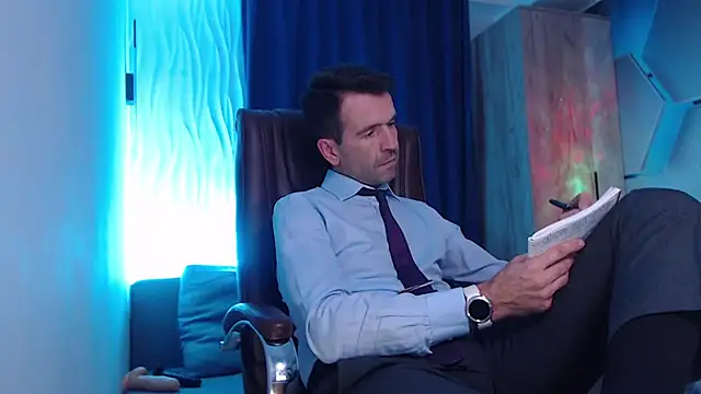 Snapshot of SteveTiger chatting on 10/19/25, 03:45 SteveTiger online show from 10/19/25, 03:45