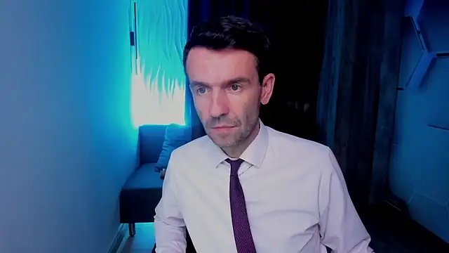 Snapshot of SteveTiger chatting on 10/26/25, 03:29 SteveTiger online show from 10/26/25, 03:29