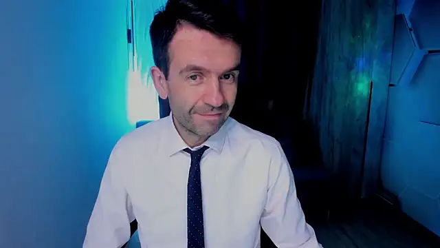 Snapshot of SteveTiger chatting on 10/27/25, 03:32 SteveTiger online show from 10/27/25, 03:32