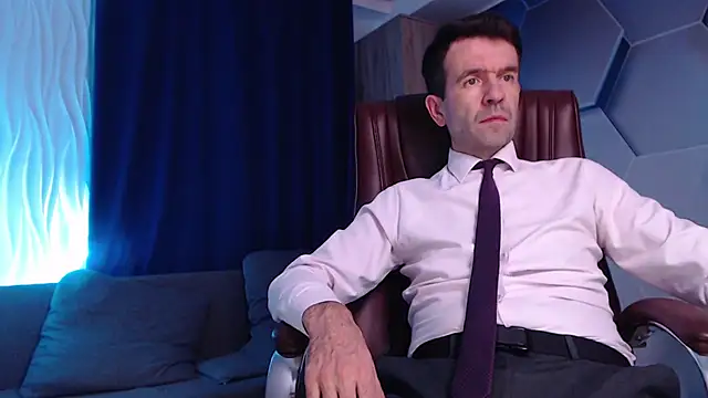 Snapshot of SteveTiger chatting on 10/30/25, 03:41 SteveTiger online show from 10/30/25, 03:41