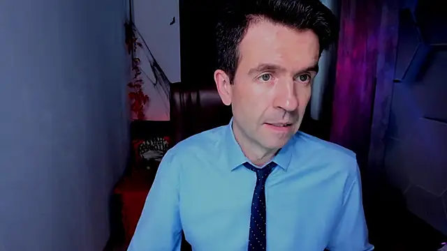 Snapshot of SteveTiger chatting on 11/03/25, 12:06 SteveTiger online show from 11/03/25, 12:06