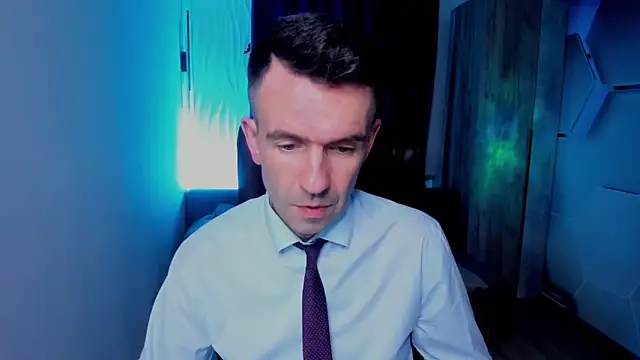 Snapshot of SteveTiger chatting on 11/06/25, 01:56 SteveTiger online show from 11/06/25, 01:56