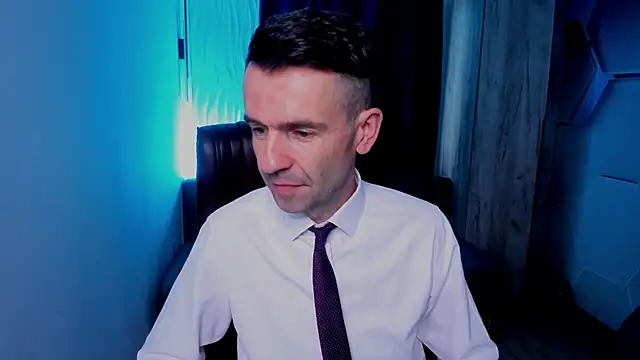 Snapshot of SteveTiger chatting on 11/07/25, 09:53 SteveTiger online show from 11/07/25, 09:53