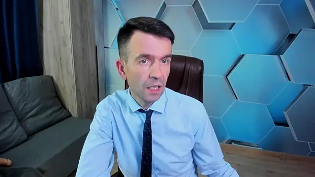 Snapshot of SteveTiger chatting on 11/13/25, 02:49 SteveTiger online show from 11/13/25, 02:49