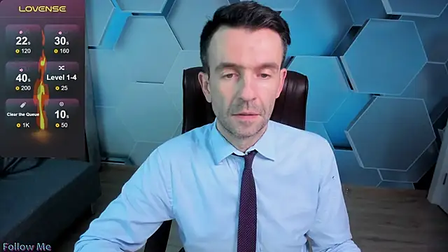 Snapshot of SteveTiger chatting on 11/23/25, 03:45 SteveTiger online show from 11/23/25, 03:45