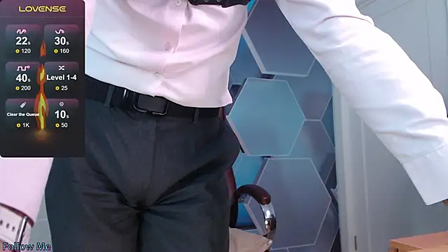 Snapshot of SteveTiger chatting on 11/25/25, 12:16 SteveTiger online show from 11/25/25, 12:16