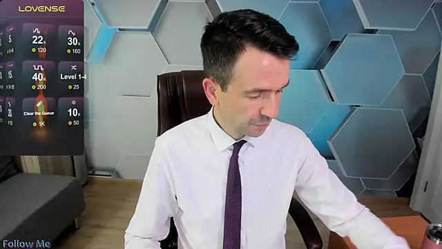 Snapshot of SteveTiger chatting on 11/30/25, 03:38 SteveTiger online show from 11/30/25, 03:38