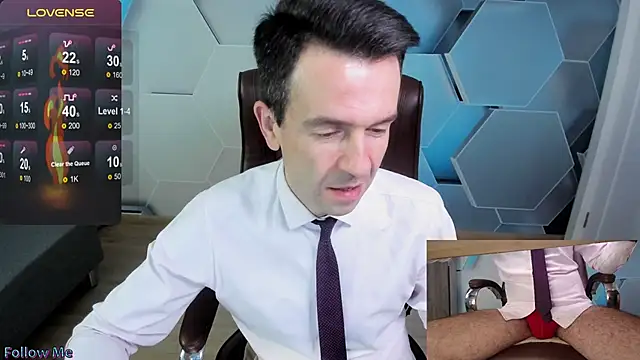 Snapshot of SteveTiger chatting on 12/14/25, 03:23 SteveTiger online show from 12/14/25, 03:23